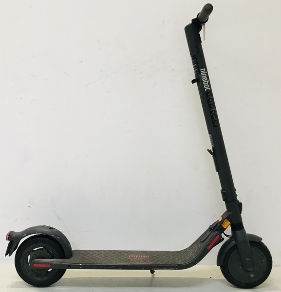 Ninebot KickScooter Powered by Segway elektrisk løbehjul (P 30/24)