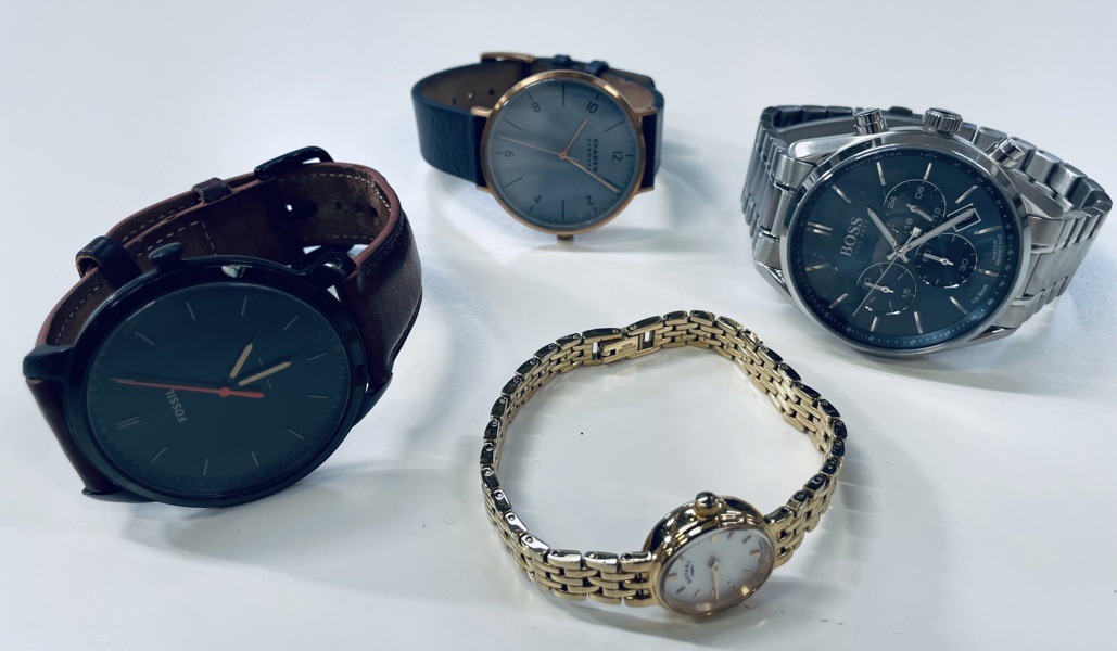 Samling af ure (4 enheder) - Fossil Minimalist (FS5305), Hugo Boss Champion (HB.416.1.14.3490), Skagen Aaren (SKW2972) samt Rotary 125-års jubilæums ur - (B 499, 586, 570, 590/24)