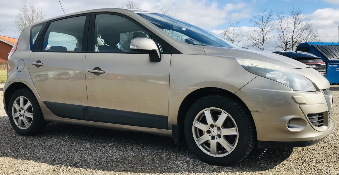 Renault Scenic 1,5 Dci 110 (2010) - Stel.: VF1JZ3G0D43412716