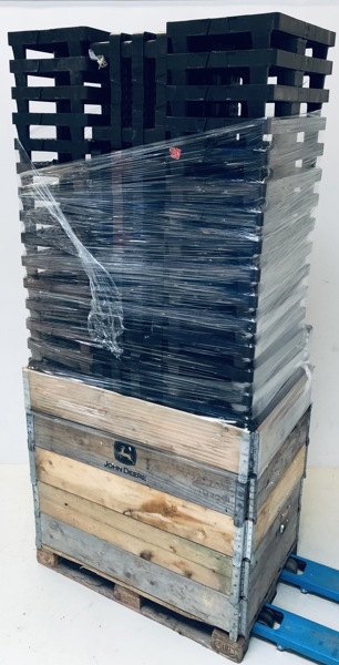 Pallesortiment: 69 stk. kvartpaller i plast, 5 stk. pallerammer til europalle og 1 stk europalle (K 3700-76601-00043-24)