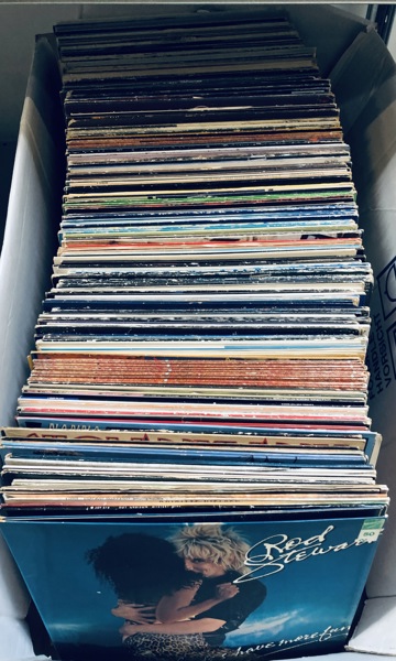 Samling af LP'er - herunder Rod Steward, Roy Orbinson, Sanne Salomonsen, Birgitte Nielsen, Olivia Newton-John, Lars Lilholt og Thomas Helmig m.fl.