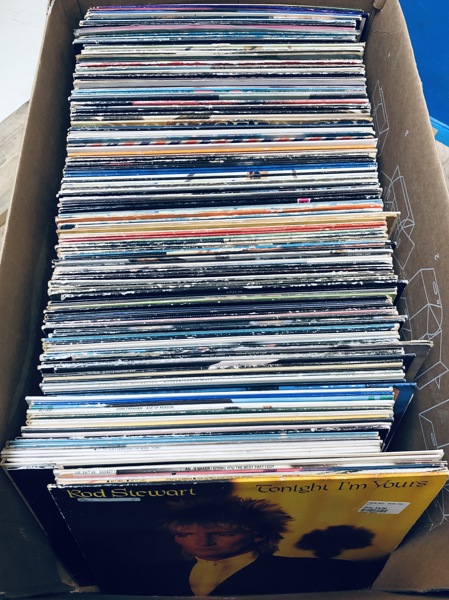 Samling af LP'er - herunder Rod Steward, Donna Summer, Tøsedrengene, Laban, Anita Baker, Mills Brothers og Judy Garland m.fl.