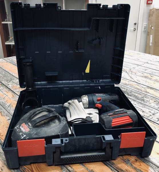 Bosch Professionel (akku): GSR 36 V-Li skruemaskine, AL 3640 CV batterilader m. 36V batteri samt kuffert