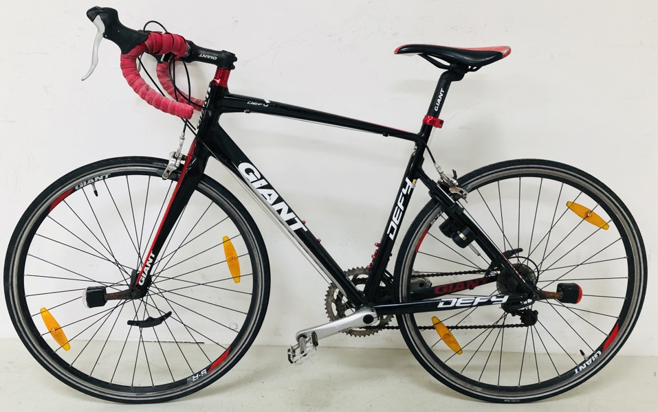 Giant Defy racercykel (P 25/24)