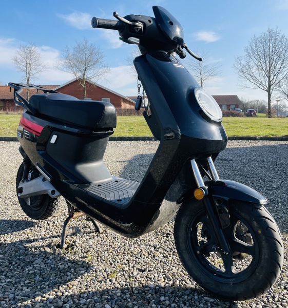 Niu MQI+ Sport D1-T (2022) - Stel.: R1NBCMB30M1000165