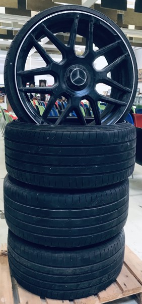 4 Alufælge m. Mercedes kapsler og Star Performer 255/30 ZR20
