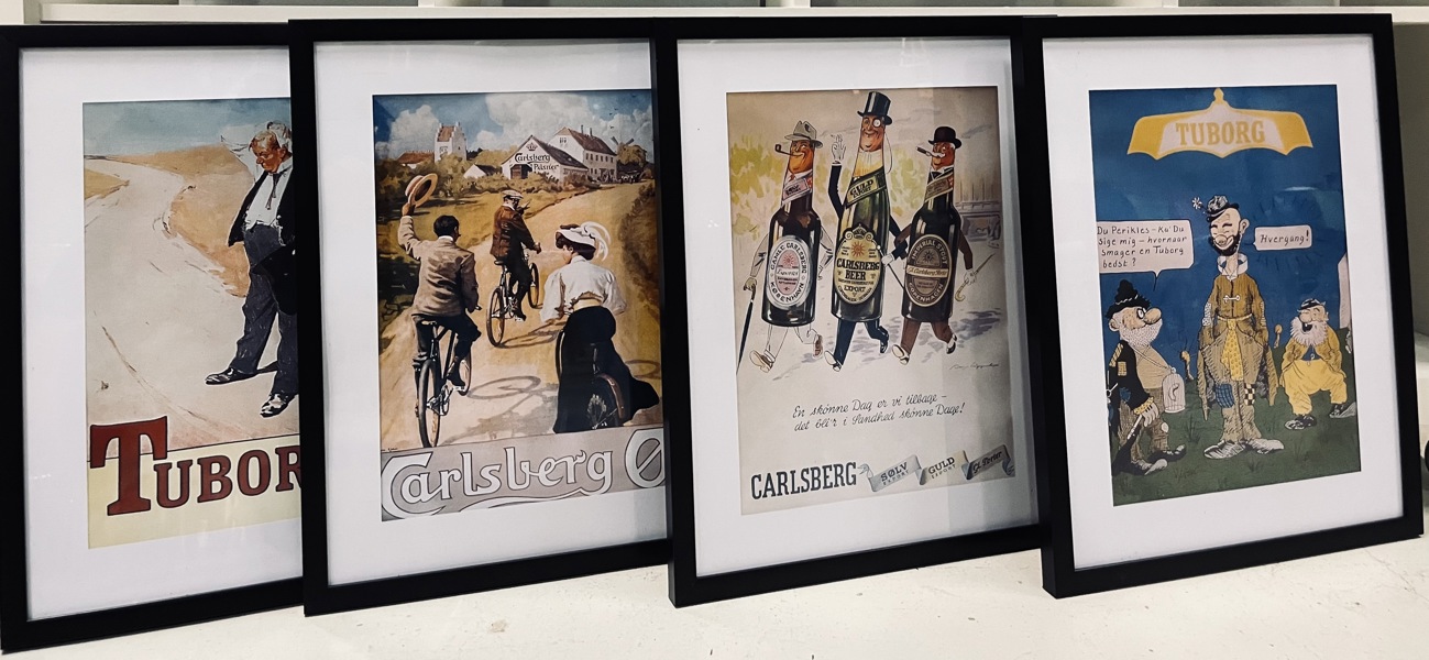 2 Carlsberg samt 2 Tuborg retro/repro plaketer monteret i ramme