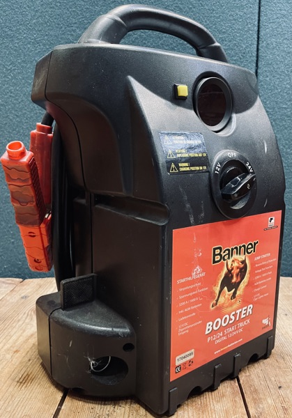 Banner P12/24 Truck Start Booster m. tilhørende lader