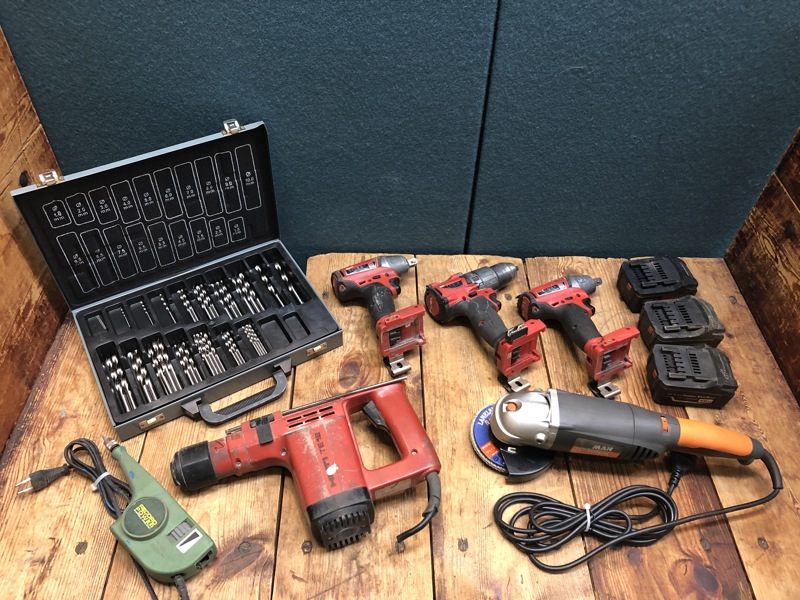 Milwaukee (akku) M18 ONEPD2 slagboremaskine, 2 stk. M18 ONEIWP12 slagnøgle, Hilti TE 12 borehammer 220V, Man Power AG950XP vinkelsliber og Record Power indgraveringsmaskine 240V