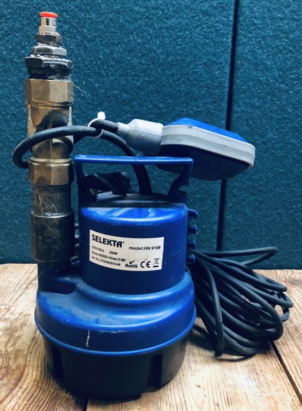 Selekta HN 9198 dykpumpe, 230V-50Hz Qmax: 4200i/h hmax: 5.5M