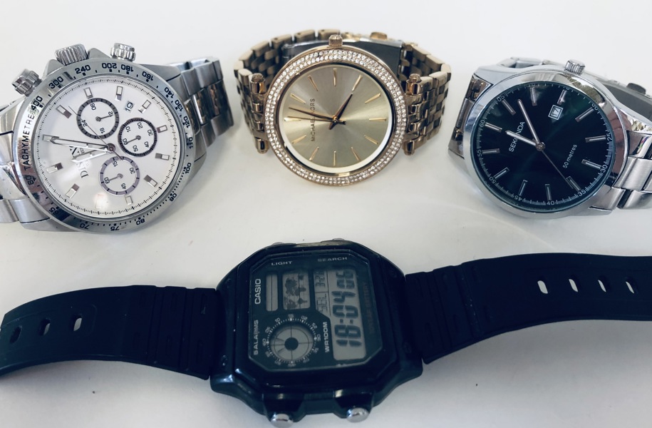 Samling af ure (4 eneheder) - herunder Dissing chronograph, Michael Kors Darci MK-3191, Sekonda Classic 1946 samt Casio AE- 1200WH (Å 2025-0844)