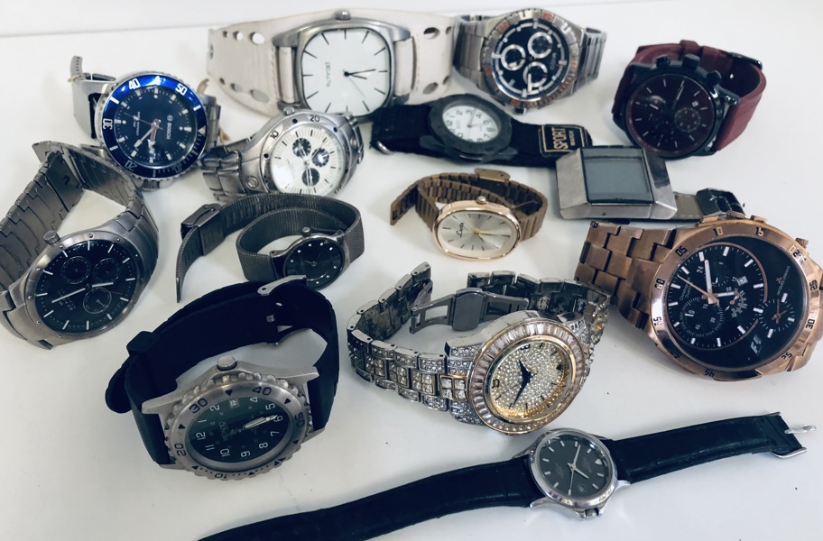 Samling af ure (13 enheder) - herunder Sakgen 596XLTXM, Skagen 233XSTTM, Studsgaard chronograph m.fl. (Å 2025-0875)