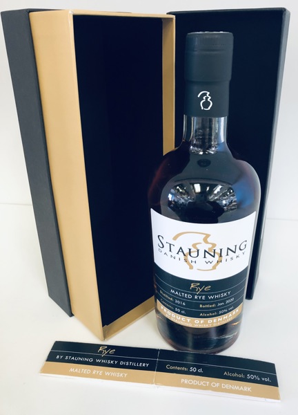 Stauning Young Rye 2020 (Januar) Malted Rye Whisky m. tilhørende mavebælte og æske