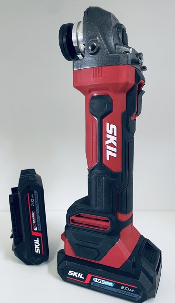 Skil AG1E 3921 01 vinkelsliber m. 2 stk. 20V Max 2.0Ah battterier (Å 2025-0794)