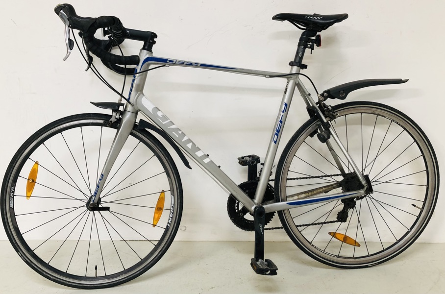 Giant Defy racercykel (P 22/24)