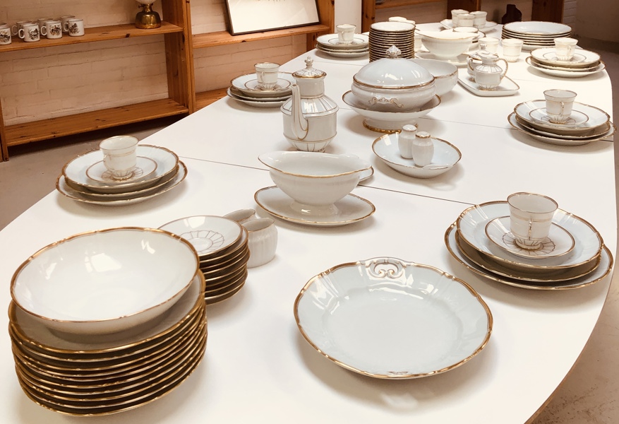Stort parti Royal Copenhagen Offenbach stel af porcelæn (se beskrivelse)