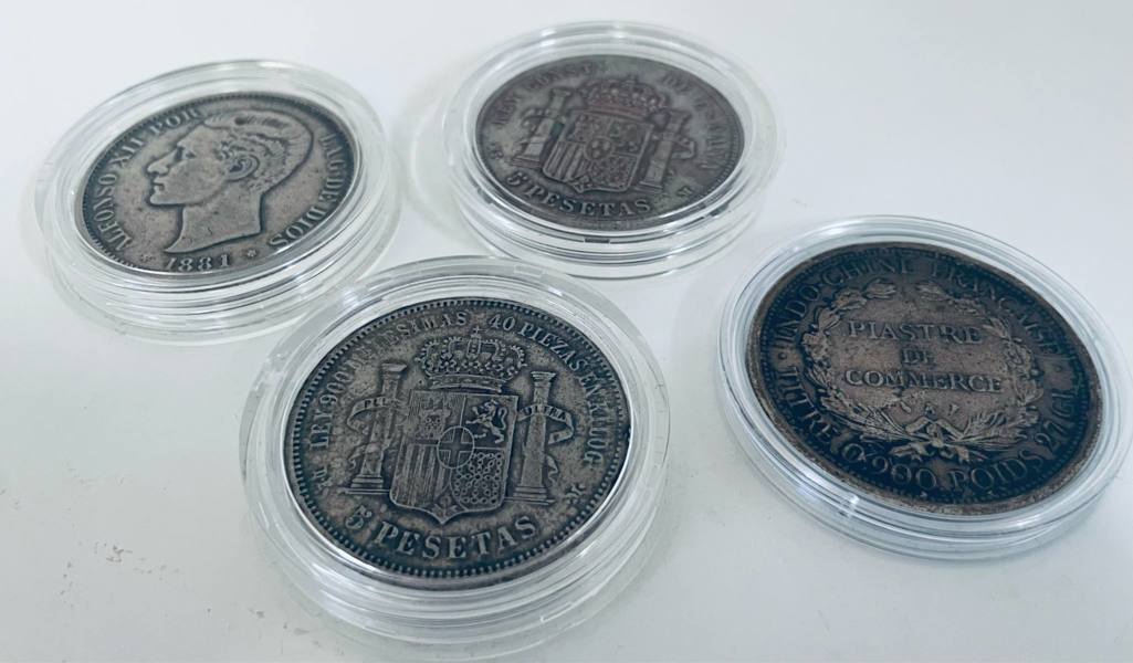 4 Sølvmønter: 1/King Amadeo I Amadeus 5 Pesetas (1871), 2/Alfonso XII 5 Pesetas (1881) samt Fransk Indokina Piastre De Commerce (1907)