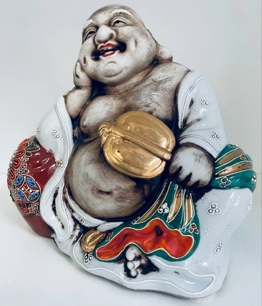 Japansk Kutani buddha af porcelæn dekoreret m. guld og farver
