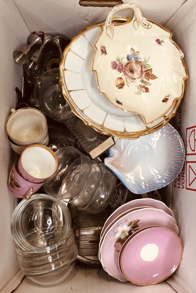 Lykkekasse m. stort parti porcelæn, glas og brugskunst - herunder Pewter Norway, M.G & S samt Bing & Grøndahl m.fl.