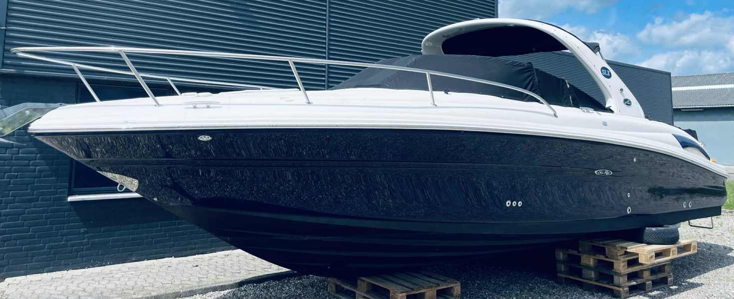 Sea Ray 290 Sun Sport "Dahlia" Daycruiser (2007) m. 2 Mercruiser 6.2l 350hk Seacore indenbordsmotorer (årgang 2020)