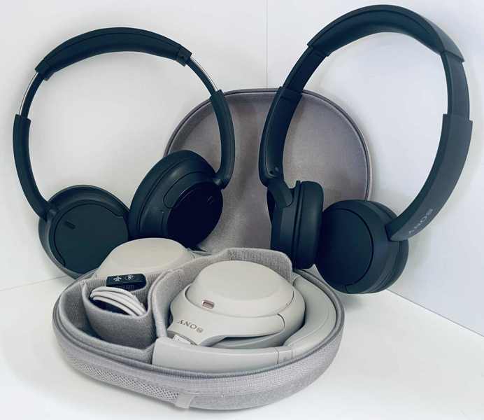 Sony WH-1000XM4 Around-Ear trådløse hovedtelefoner (grey), Sony WH-CH720N Around-Ear trådløse hovedtelefoner (sort) samt Sony WH-CH520 On-Ear trådløse hovedtelefoner (sort) - (B 63, 83, 85/25)
