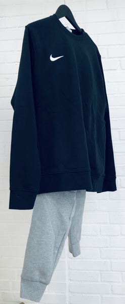 Nike Mens Team Club 20 Crewneck trøje (medium). samt Nike Taper Leg Slim-Fit bukser (medium) - (H 41/25)