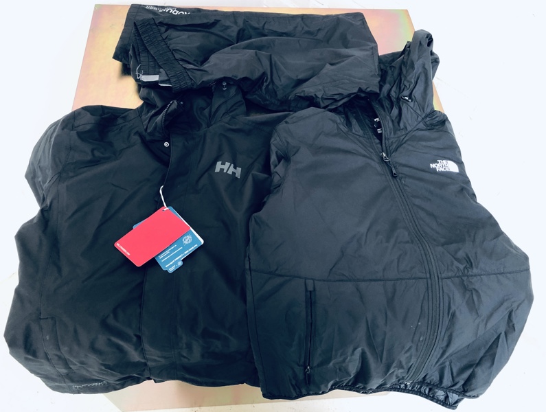 Parti udendørs/regntøj 3 stk. heriblandt Helly Hansen, The North Face og McKinley (H 41/25)