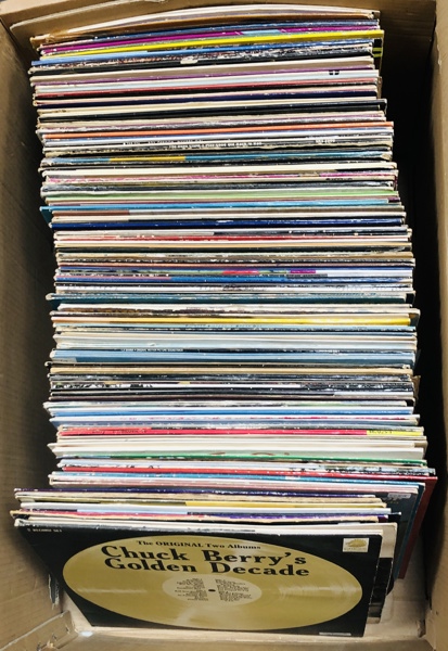 Samling af LP'er - herunder John Denver, Chuck Berry, Niels Hausgård, Spike Jones, Melanie, Sputniks og Roy Orbison m.fl.