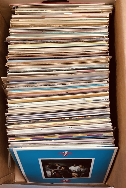 Samling af LP'er - herunder Moody Blues, Mirelle Mathieu, The Shadows, Easy Raider, Herman Hermits, Hollis og Beach Boys m.fl.