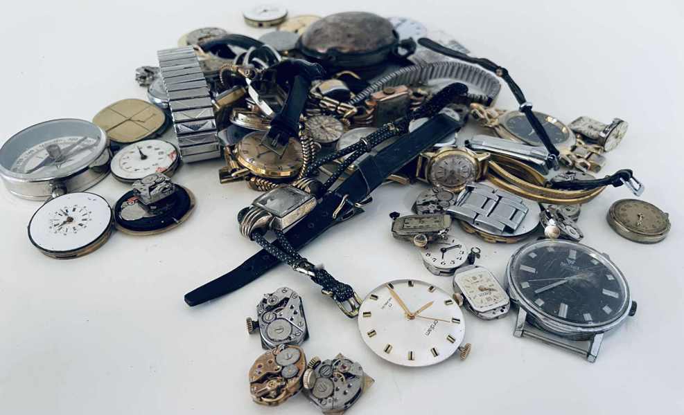 Stor samling af urværker og ure - herunder Alpina, Junghans, Dugena, Edox m.fl.