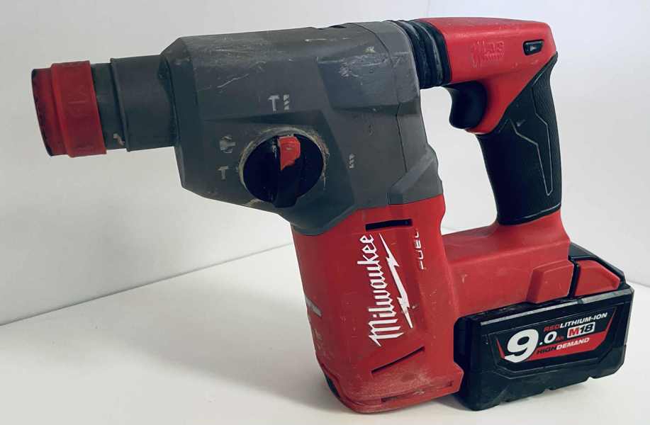 Milwaukee M18 CHX SDS Solo borehammer m. Milwaukee M18 9,0Ah batteri (2025-1005)