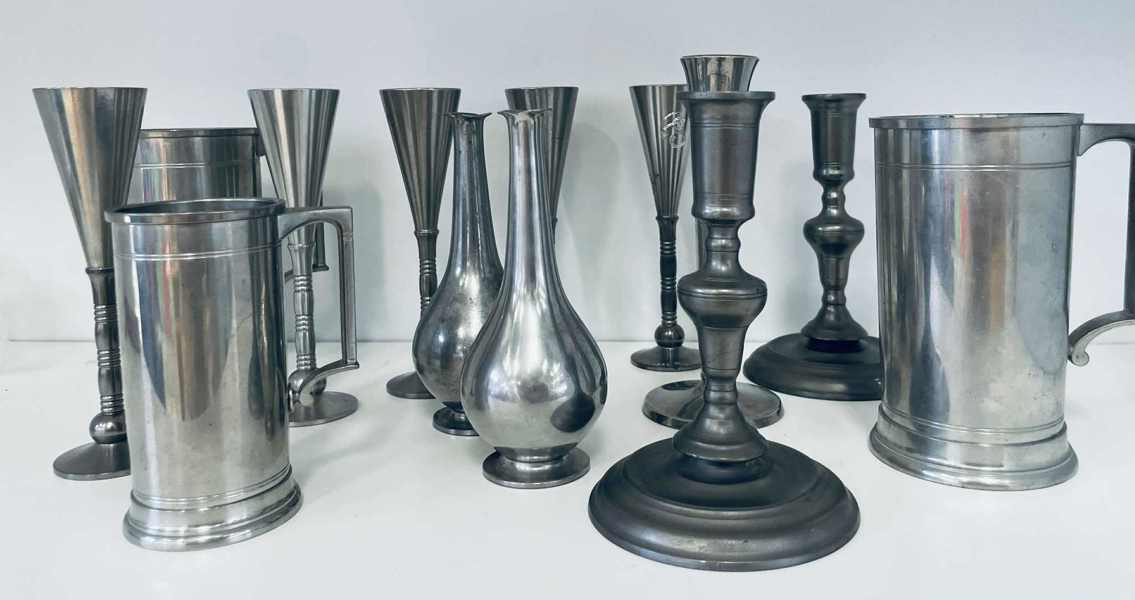 Samling af tin (15 enheder) - herunder Just Andersen Art Deco krus, vaser, snapsglas m.v.