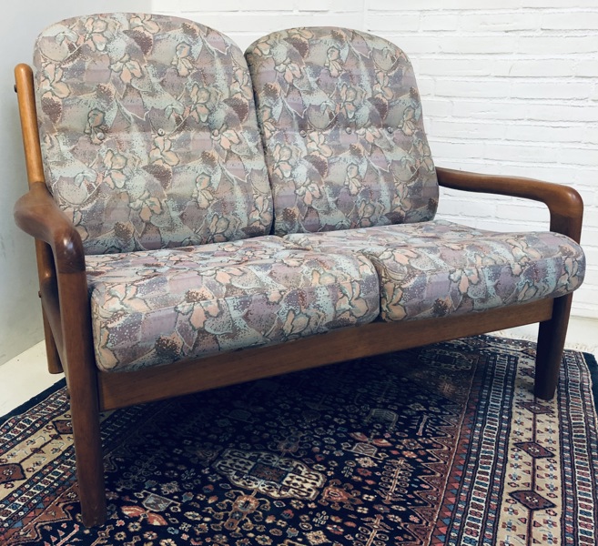 Mid-century 2-pers. sofa af massiv teak