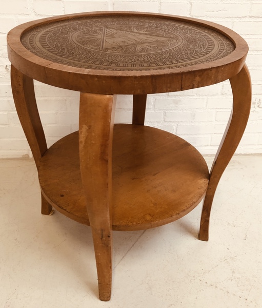 Indlagt side/rygerbord m. dekorativ topplade detaljeret i orientalsk design 