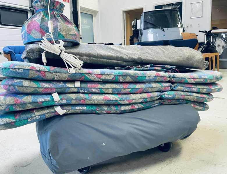 Isabella Ambassador 2504, fortelt til LMC Ambassadore 560 campingvogn m. 12 stk. gardiner, 1 stk. dug samt 1 stk. teltlampe.