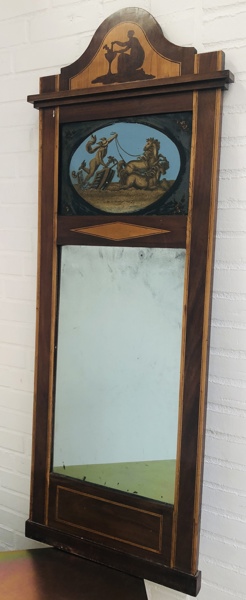 Empire spejl forarbejdet i intarsia stil m. mytologisk figur dekoration, formentlig fra 1800 tallet