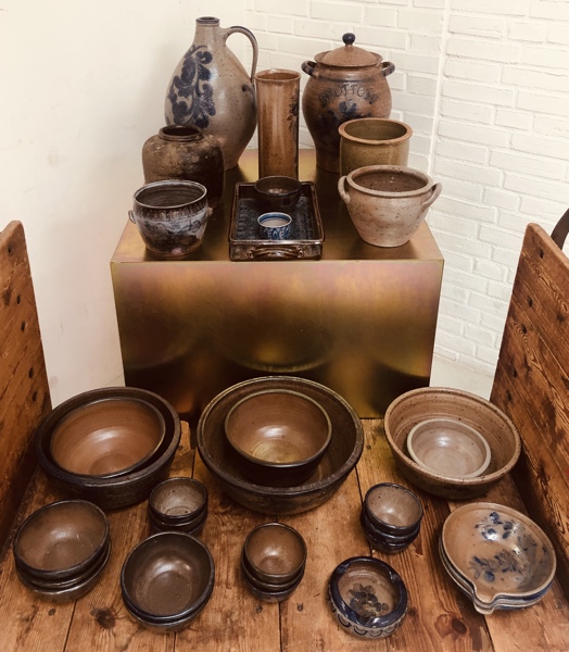 Stor samling af tyske stentøjs skåle, krukker og vaser m.m. - herunder mærkerne P&Z, P Handarbeit og Zeitling m.fl. 34 enheder