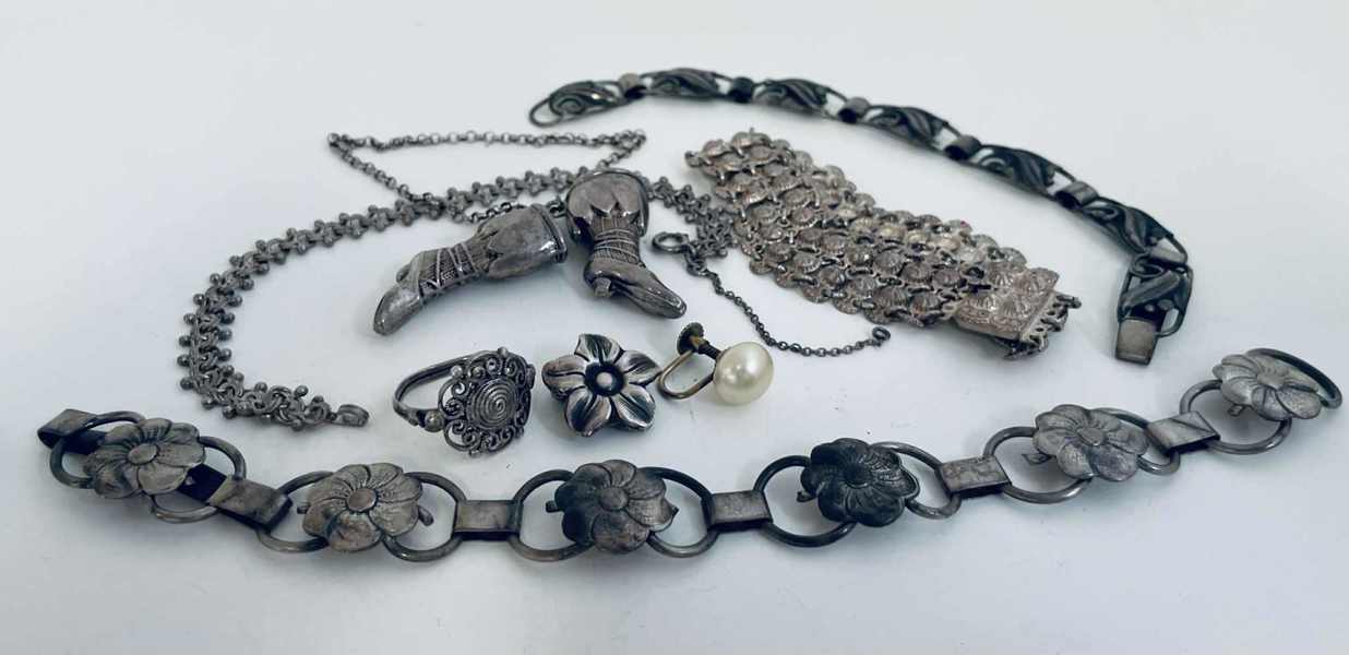 Samling af Art Deco armlænker, ring samt øreclips udført i sølv (7 enheder) - herunder G. A. Baentsch, Scandia Affinerings Værk m.fl.