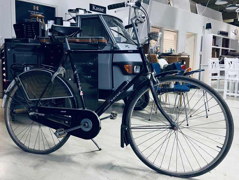 Klassiker: Union Savoy herrecykel m. 3-gears torpedo, dynamolygter, lukket kædekasse og monteret med lås