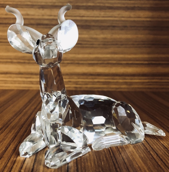 Samleobjekt: Swarovski SCS Kudu (1994) udført i klar krystal, formgivet af Michael Stamey