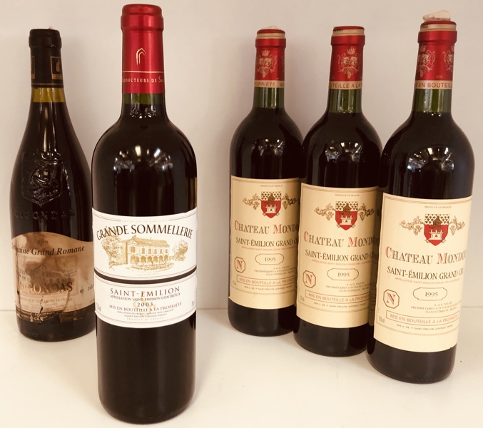 Samling af vin (5 enheder 75cl) 1 stk. Grand Sommellerie Saint-Emilion Grand Vin de Bordeaux årg. 2003, 1 stk. Gigondas Domaine Grand Romane årg. 1999 samt 3 stk. Chateau Mondou Grand Cru årg. 1995