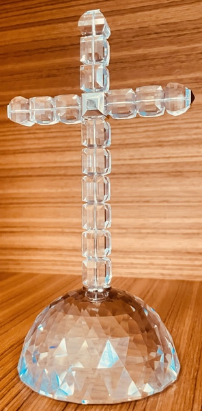 Samleobjekt: Swarovski 'Cross of Light' (2001) udført i klar/farvet krystal og Rhodium finish, formgivet af Stefano Ricci
