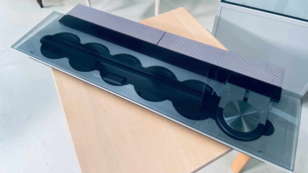 Bang & Olufsen Beosound 9000 formgivet af David Lewis