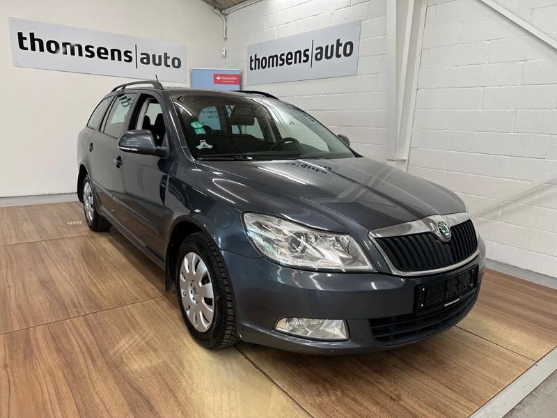 Skoda Octavia 1,6 TDi 105 Ambiente Combi (2011) - Stel.: TMBHT61Z1C2025475