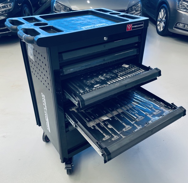 Widmann Compact Two Series værkstedsvogn m. 7 skuffer og værktøj (303 dele)