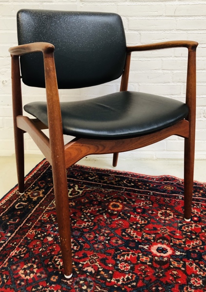Erik Buch 'Captains Chair' armstol af teak, fremstillet ved Ørum Møbelfabrik