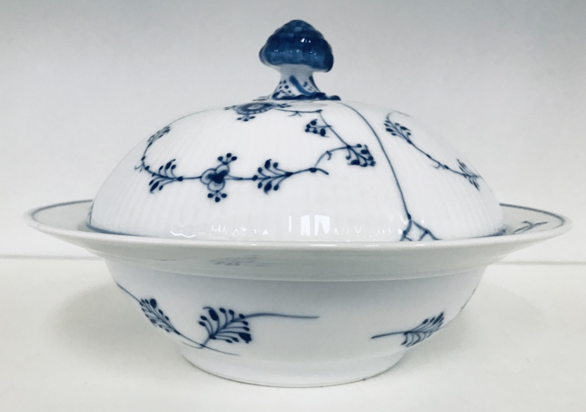 Royal Copenhagen Musselmalet Riflet terrin/lågfad (dekorations nr.: 276) - sjældent/eftertragtet lågfad