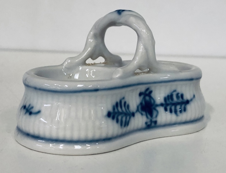 Royal Copenhagen Musselmalet Riflet saltkar (dekorations nr.: 101/197) - eftertragtet