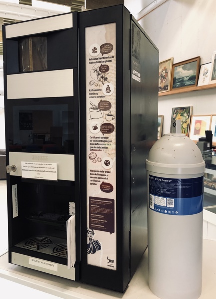 Wittenborg 9100 Bean-to-cup kaffeautomat m. touchscreen samt Brita Purity C1100 Quell ST vandfilterpatron