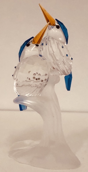 Samleobjekt: Swarovski Isfugle (2003) udført i klar krystal/farvet, formgivet af Adi Stocker